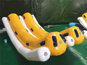 Ticari 4 Kişi Şişme Su Oyuncakları / Su Üzerinde Kayak İçin Şişme Muz Tekne Çekilebilir Tüp