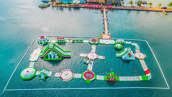UV-Dayanıklı Anti-UV Havalandırıcı Aksesuarları ile Şişme Su Eğlence Bölgesi