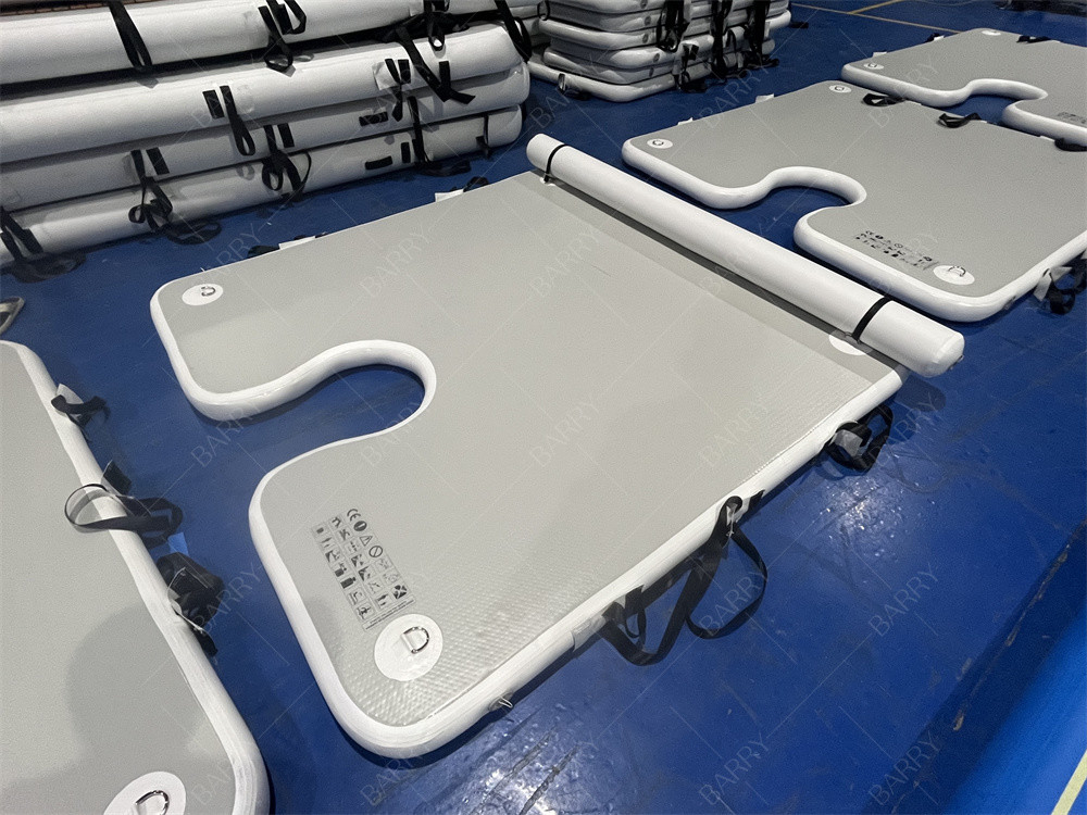 Lüks Su Sporları Oyunu 2x2x0.1m Gri Şişme Liman Platformu Tekne Durumu için İniş Yatakları