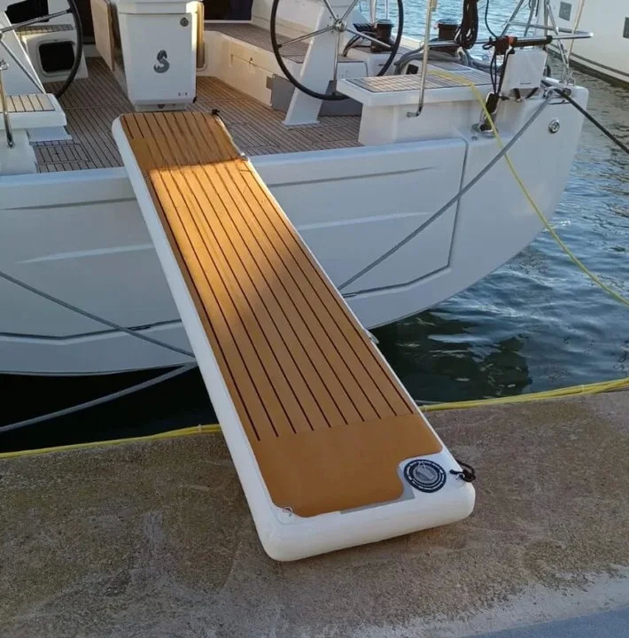 Dış DWF + EVA Malzemesi Şişme Pontoon Gangway Jet Ski Yüzen Platform Dockları