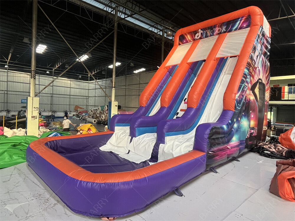 Ticari sınıfı Çift şeritli şişme kaydırma havuzu, moda neon/TikTok temalı parti kiralama ve etkinlikler için kuru / ıslak kaydırma çocuk oyun sistemi