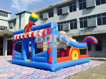 Spor Elemanları ile 6 * 5.7 * 4.3m Şişme Yaşam Dolu Kale Çocuk Eğlence