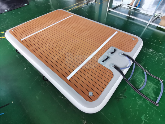 Özel Logo Şişelenmiş Pontoon Şişelenmiş Su Platformu Merdivenli Dock